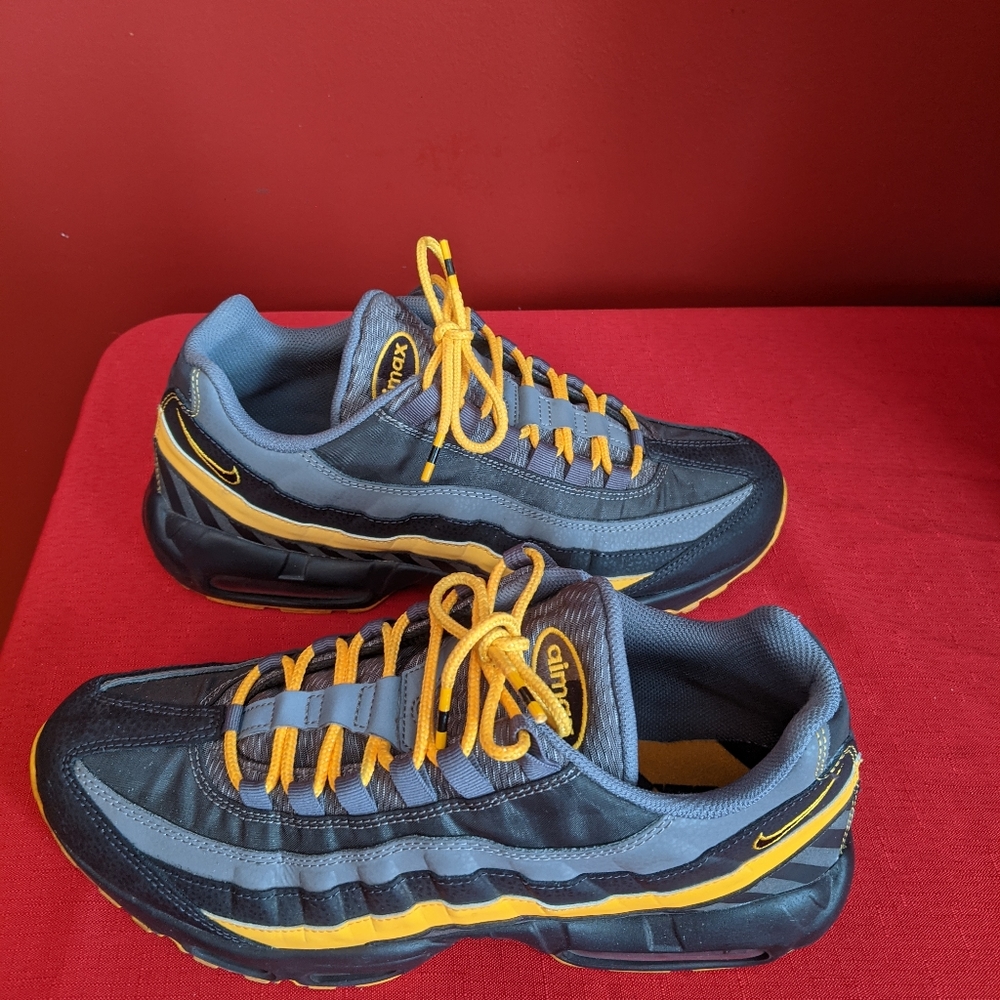 Nike Sneakers (Men's) sz 10